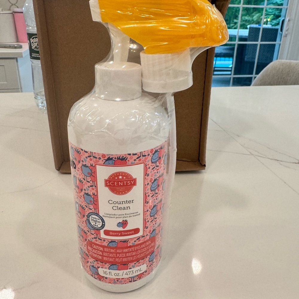 Scentsy Yellow Hand Soap Dispenser Bath & Body